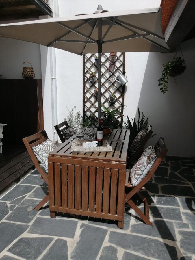 Courtyard House - Sun, Barbecue, Beach Sesimbra Exterior photo